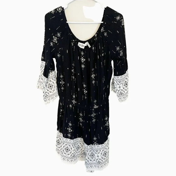 Mudd Womens Black White Romper L Scoop Neck Bell Sleeve Lace Boho Floral Spring - Picture 1 of 10
